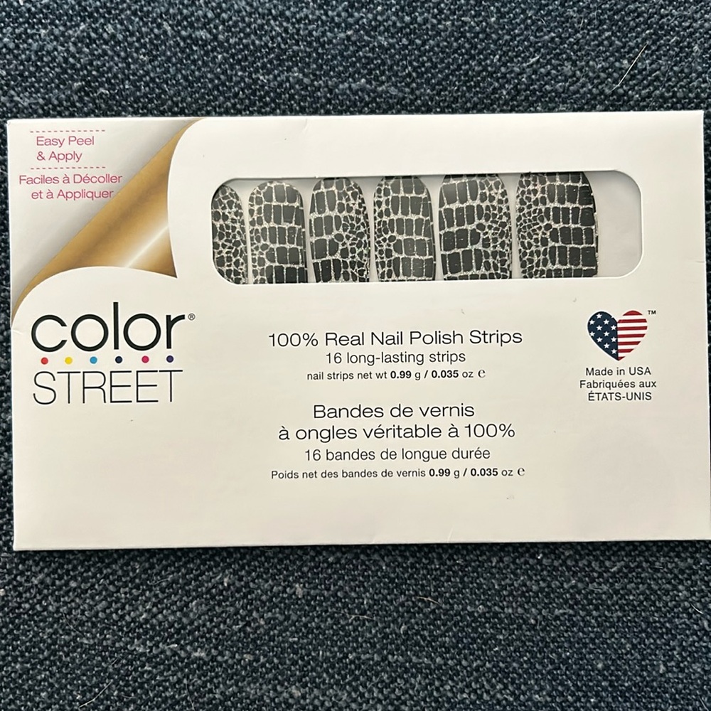Color Street Nail Strips - Hiss and Make Up